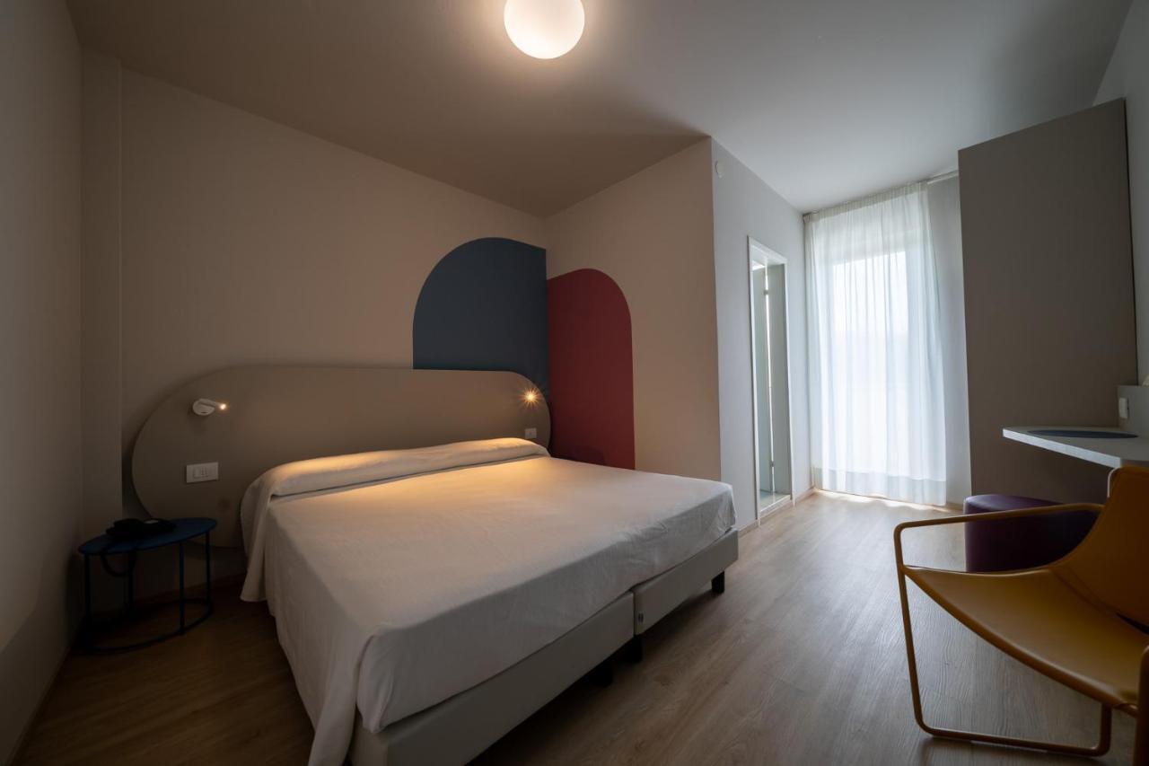 Hotel Smeraldo Lignano Sabbiadoro Buitenkant foto