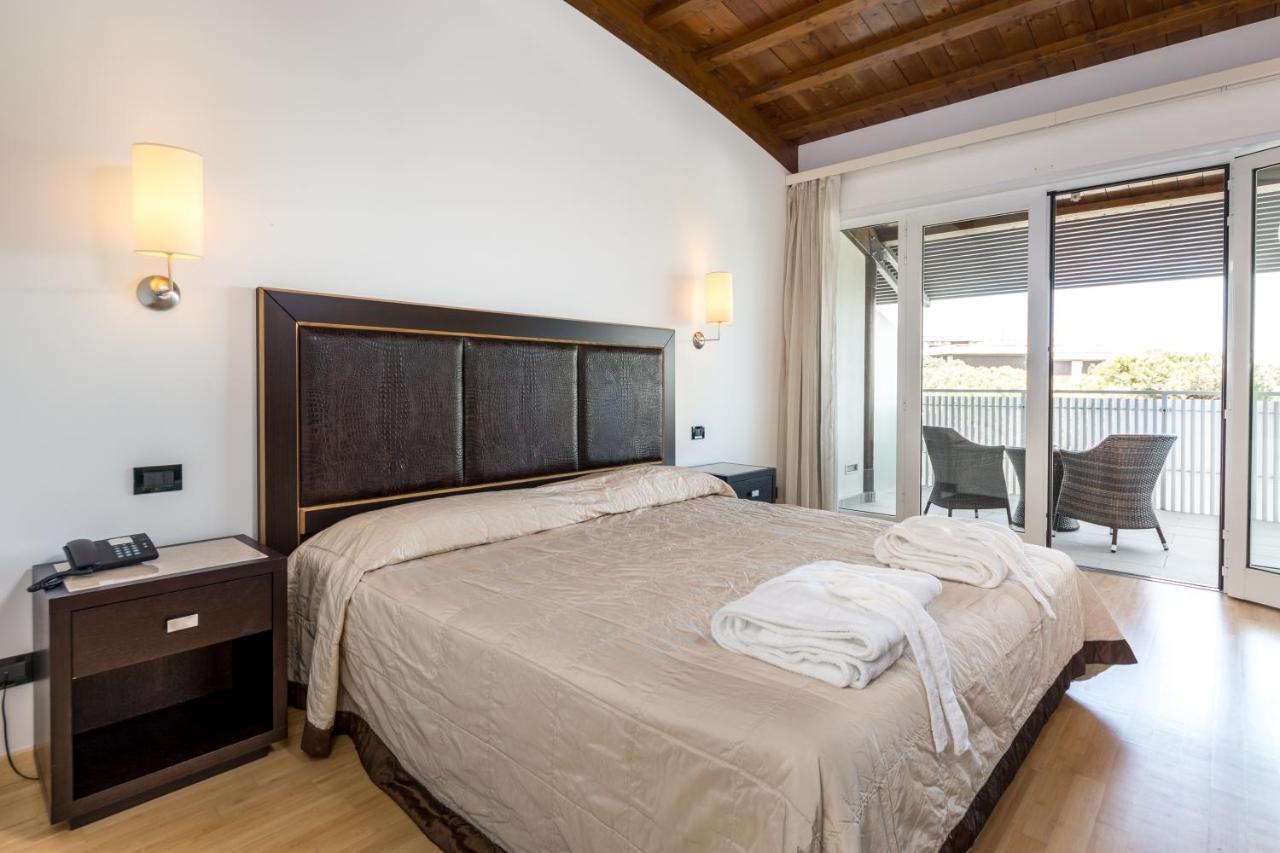 Hotel Smeraldo Lignano Sabbiadoro Buitenkant foto