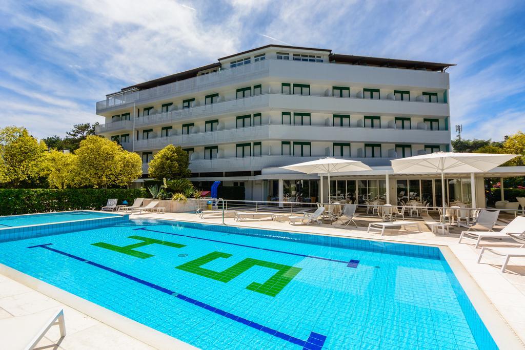 Hotel Smeraldo Lignano Sabbiadoro Buitenkant foto
