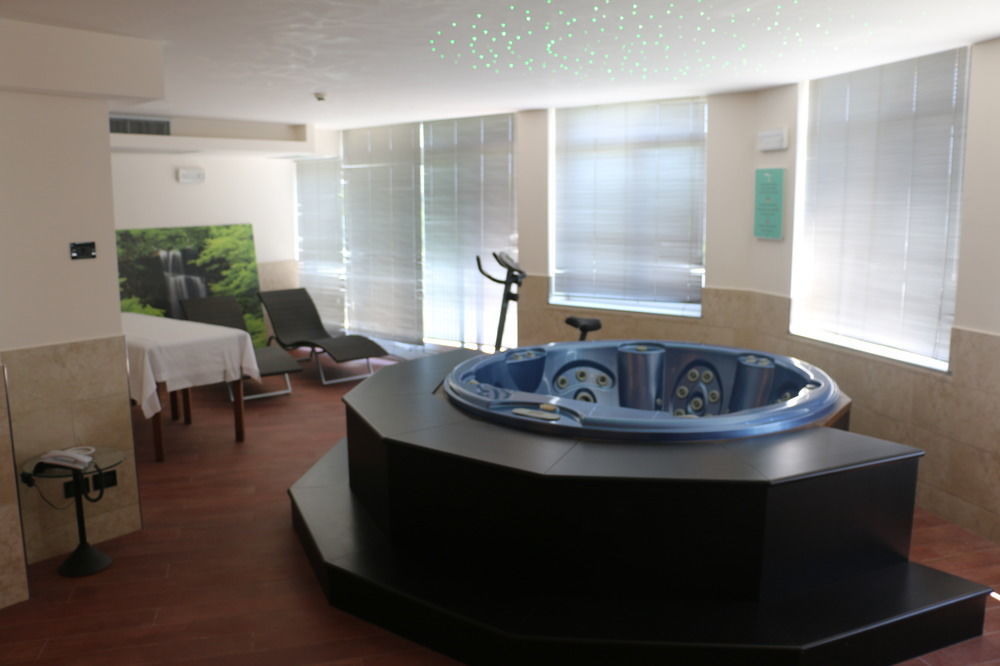 Hotel Smeraldo Lignano Sabbiadoro Buitenkant foto